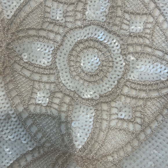 Like New Express Cream & Gold Sequined Skirt - Picture 2 of 3